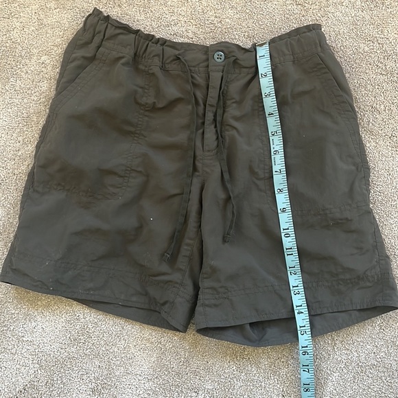 PATAGONIA Khaki Green UPCOUNTRY HIKING CARGO DRAWSTRING WAIST SHORTS SIZE 0 - Picture 8 of 9
